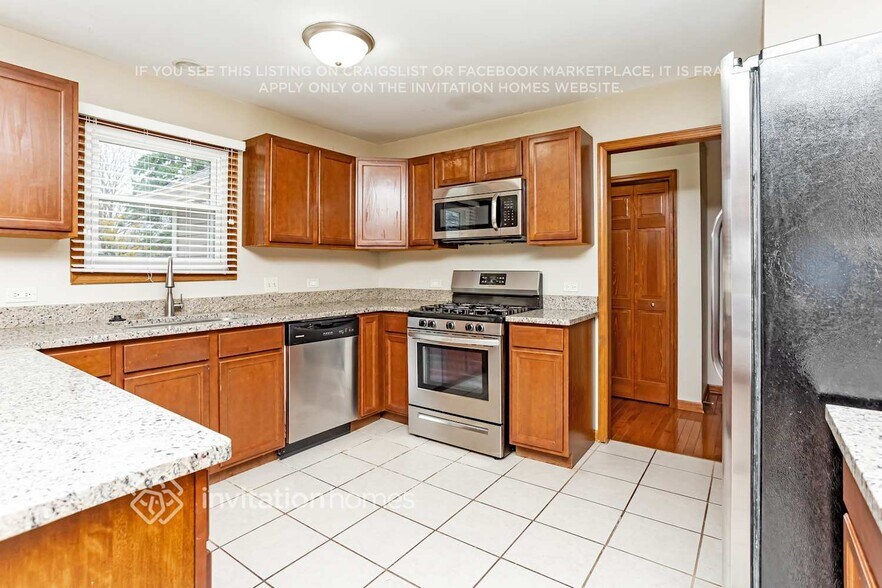 Building Photo - 1870 Ridgemont Ct