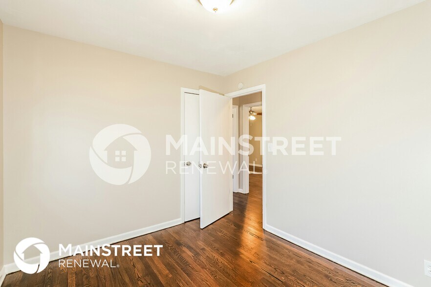 Building Photo - 6305 E 101st St