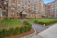Building Photo - 250 Martine Ave