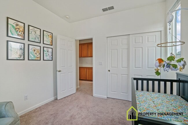 Building Photo - Charming 3-4 Bedroom Home with Top-Rated S...