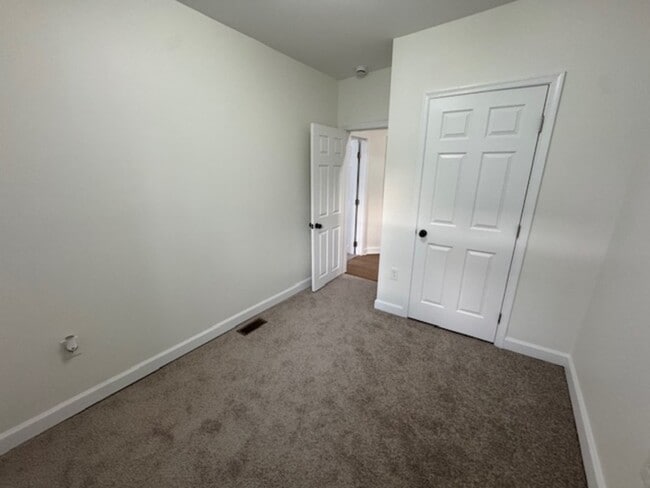 Building Photo - 1922 N Bentalou St