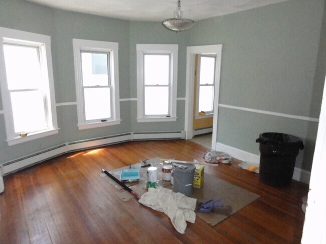 Building Photo - 130 Vernal St