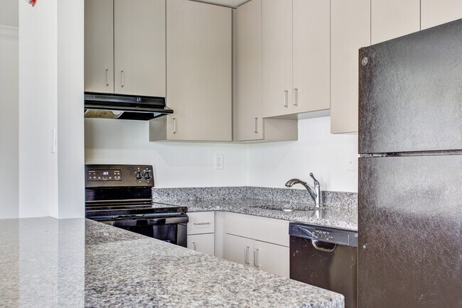 Building Photo - The Amsterdammer