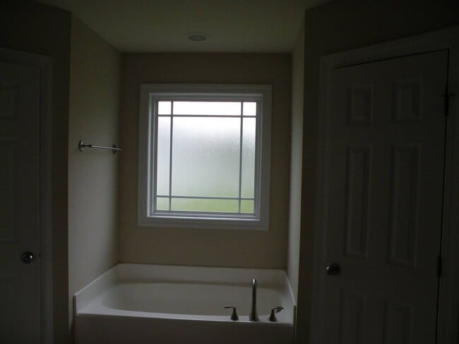 Building Photo - Beautiful Duplex Home near Cherry Point