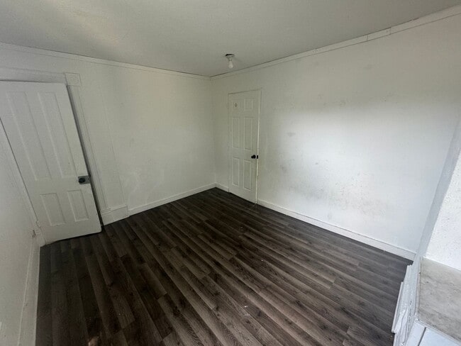 Building Photo - House for RENT 2 BedRooms / 1 Bathroom