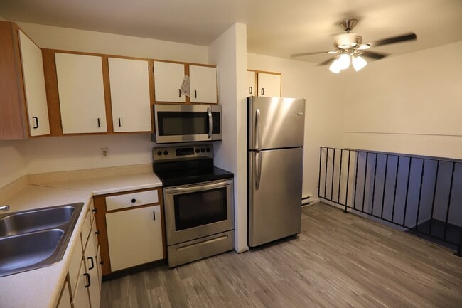 Building Photo - 257 Canby St