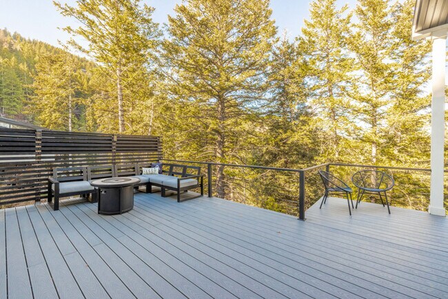 Building Photo - 255 Matterhorn Dr