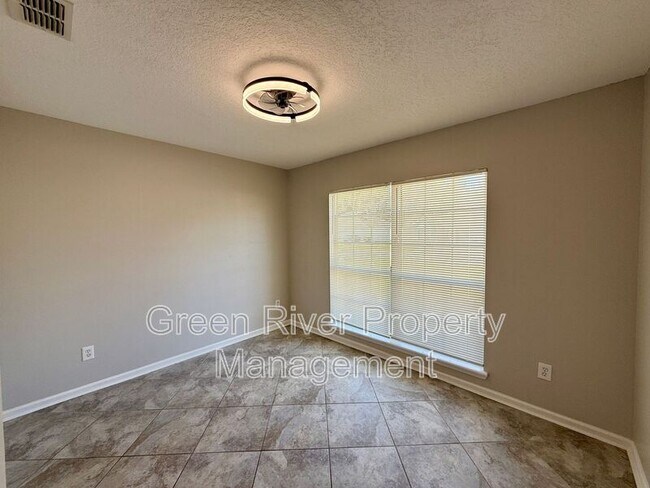 Building Photo - 1701 Covington Ln