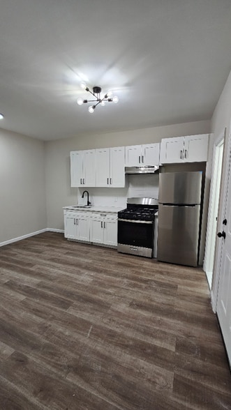 Building Photo - 30 Oak St