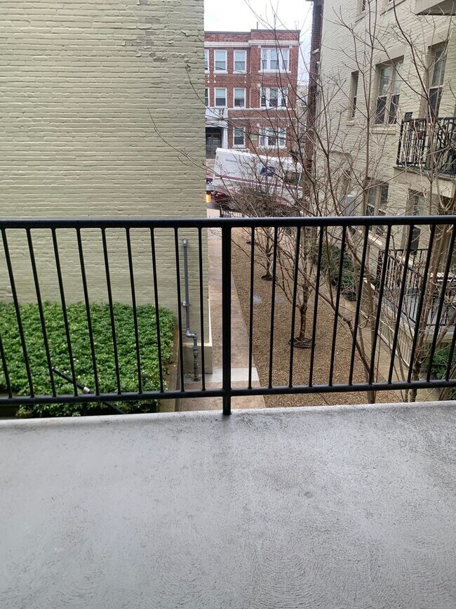 Building Photo - 262 Kelton St #2B Boston MA 02134