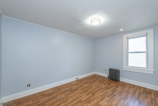 Building Photo - 151 Mt Kemble Ave