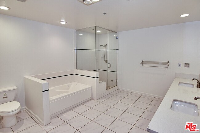 Building Photo - 333 Westminster Ave