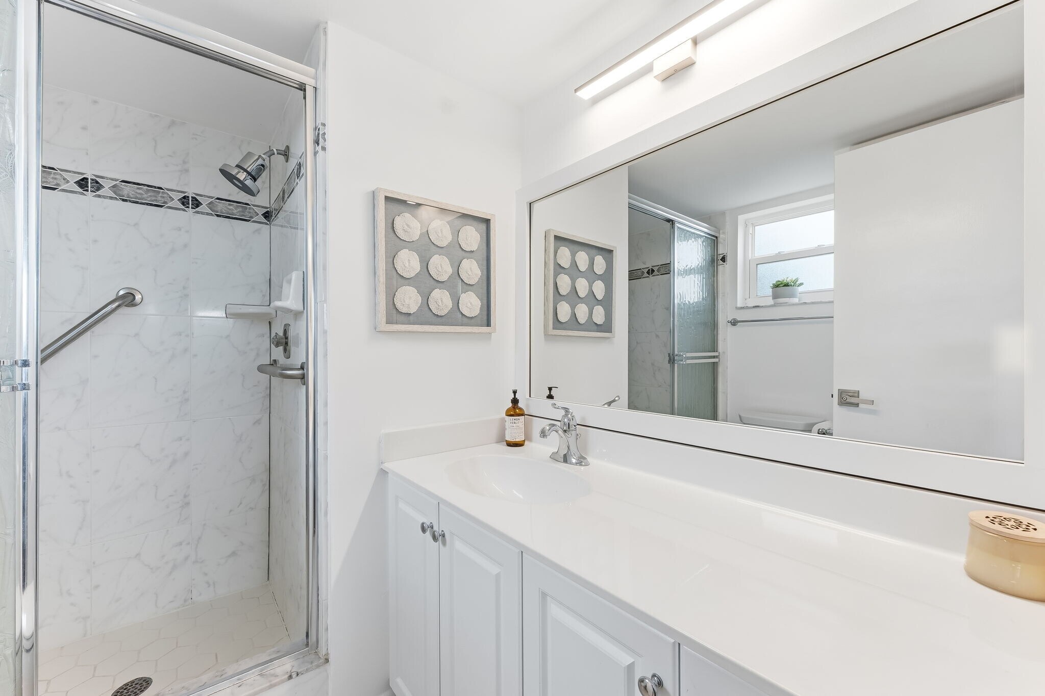 Building Photo - 300 Forest Lakes Blvd