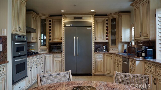 Building Photo - 925 Sherlock Dr