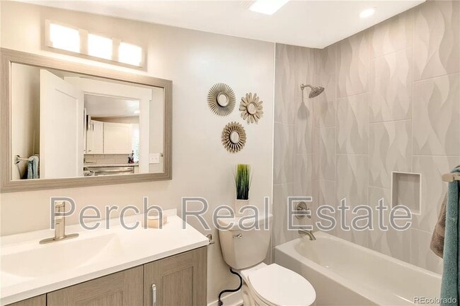 Building Photo - 2868 Benton St