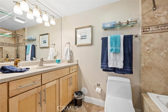 Building Photo - 174 Cliff Dr