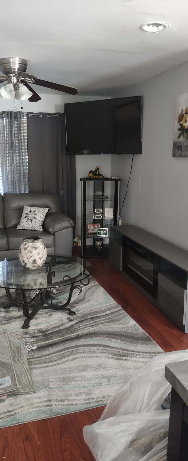 Building Photo - 5025 Mirabeau Ave