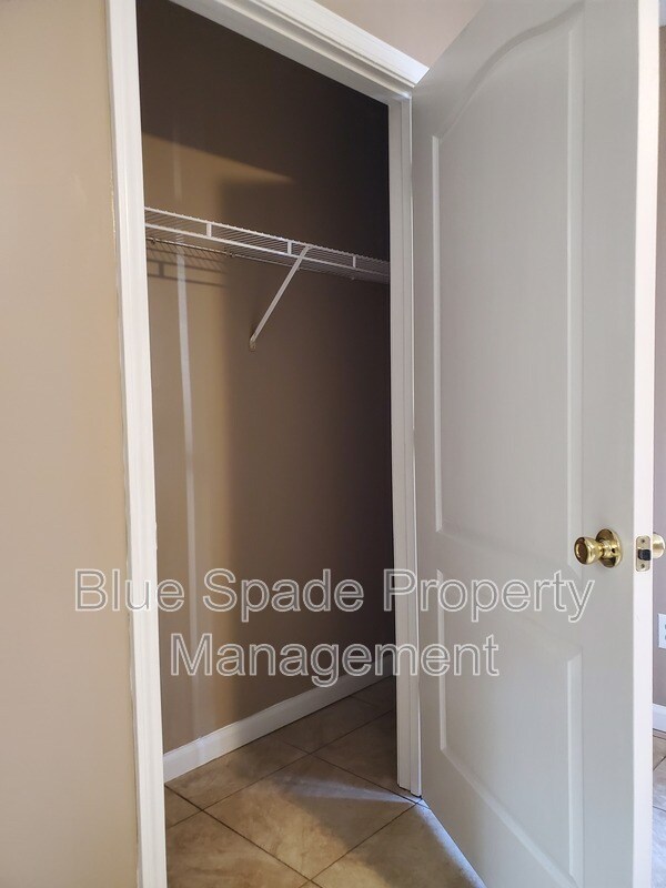 Building Photo - 6237 Dorsett Shoals Rd