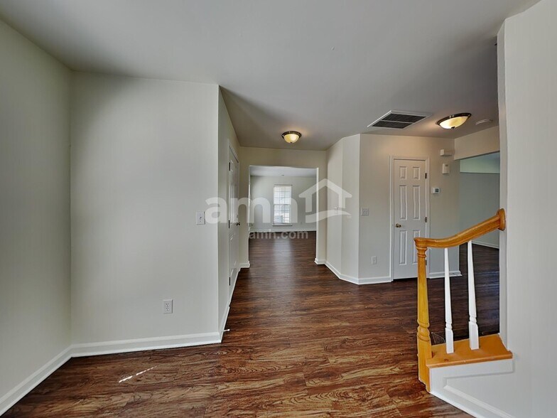 Building Photo - 7014 Honey Tree Ln