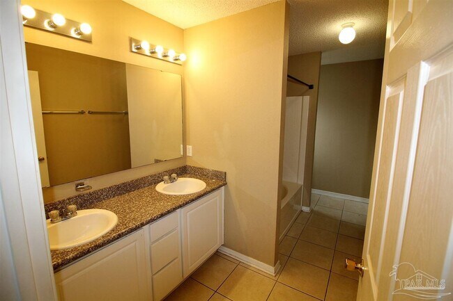 Building Photo - 2009 Marquesas Ln