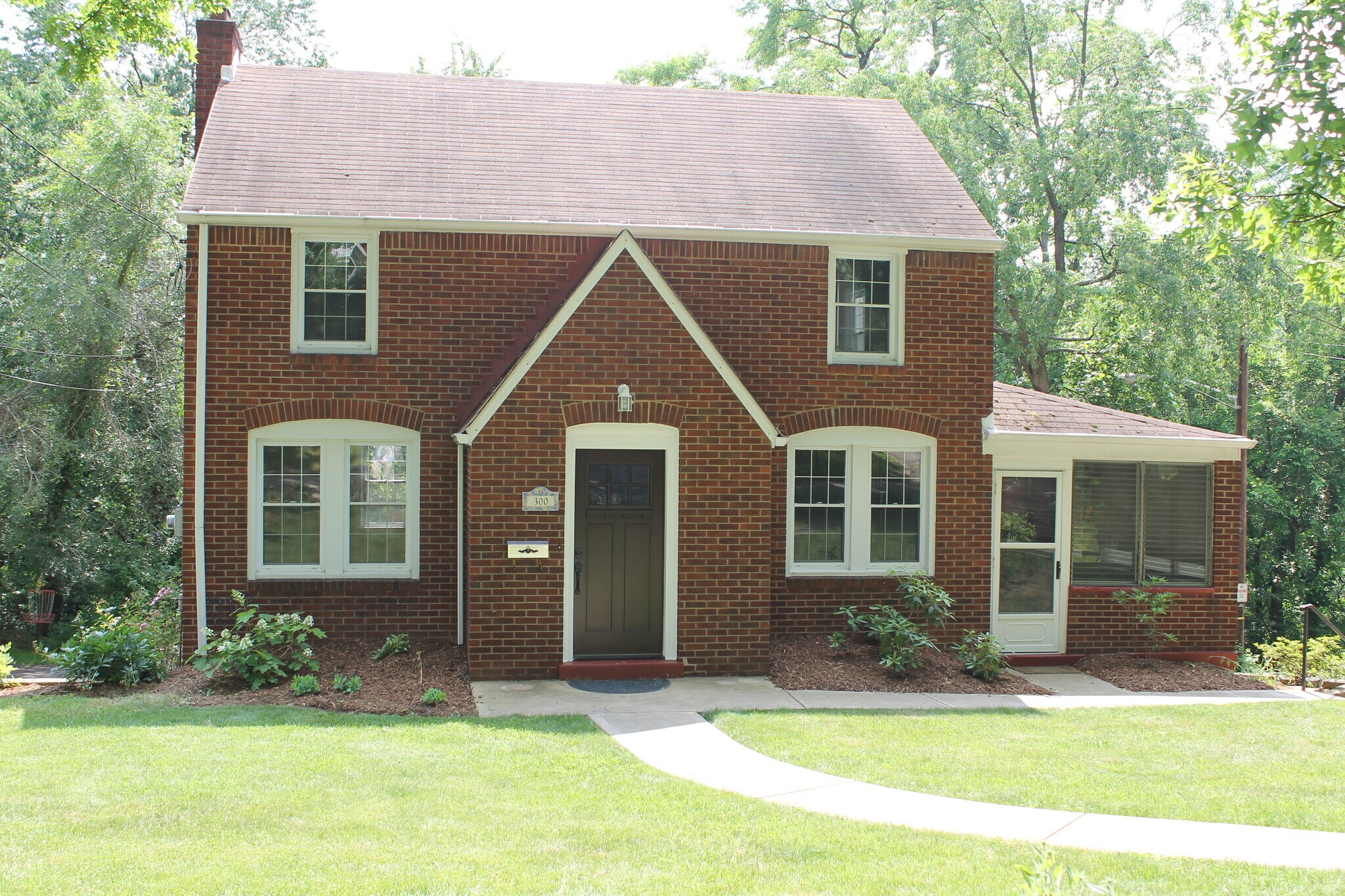 Building Photo - 300 Barclay Avenue