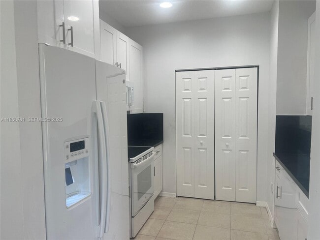 Building Photo - 4287 NE 9th St