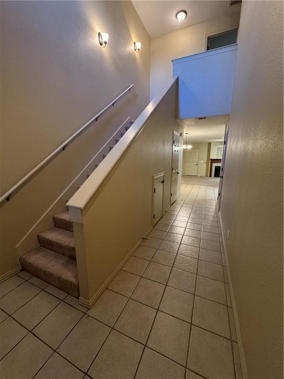 Building Photo - 4015 Glenstone Terrace