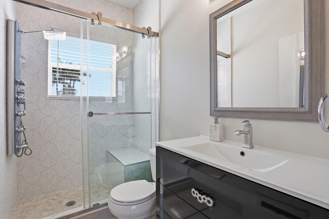 Building Photo - 375 SW 16th St