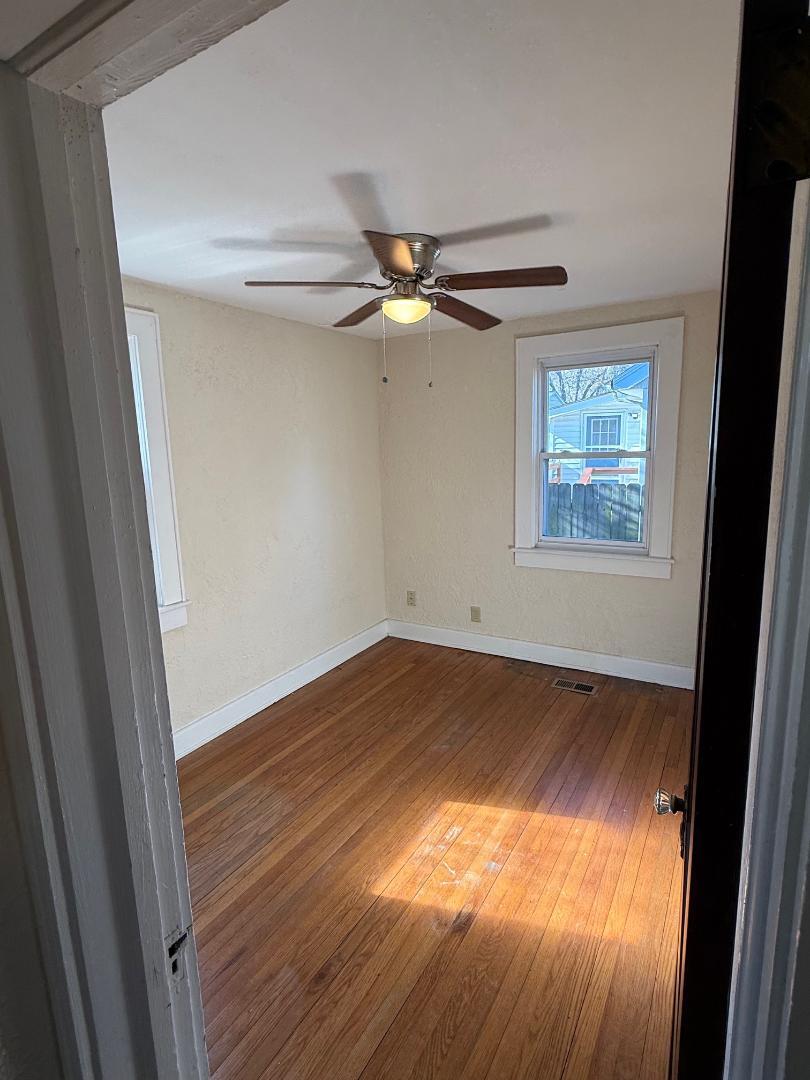 back bedroom - 1533 McNeal Ave