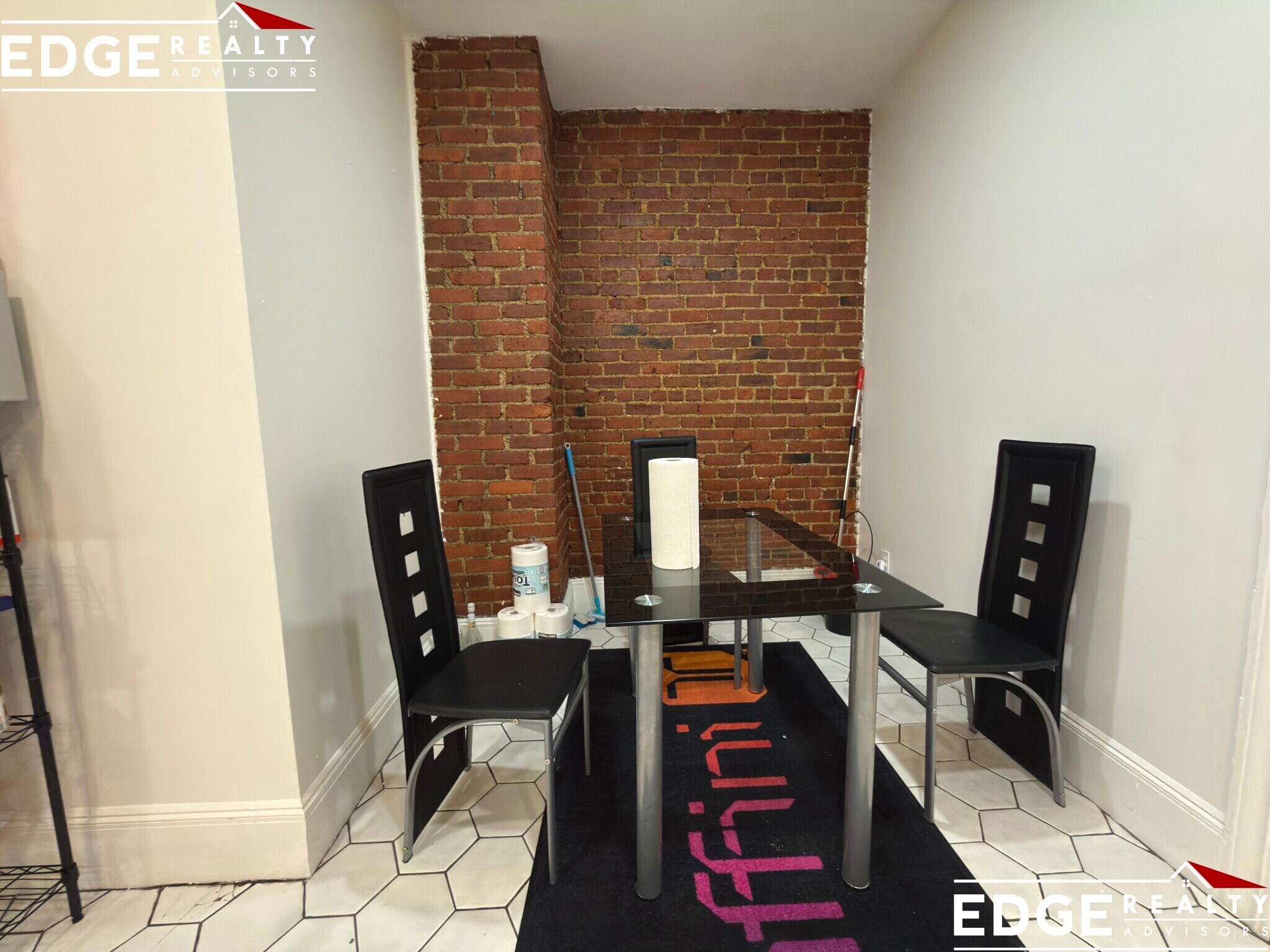 Building Photo - 56 Park Vale Ave