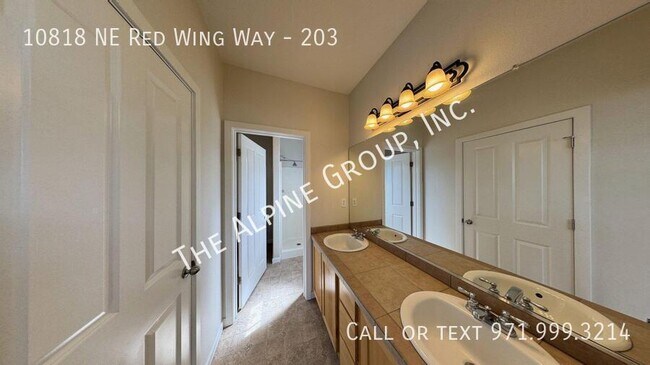 Building Photo - 10818 NE Red Wing Way