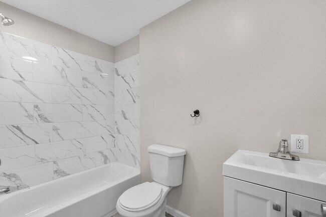 Building Photo - 418 N Collington Ave