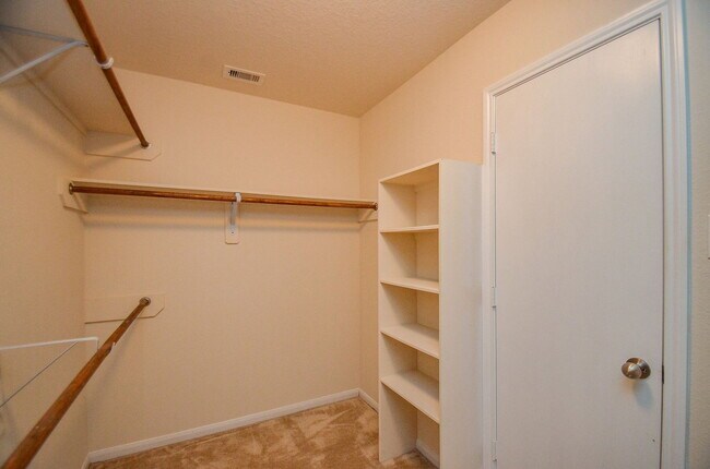 Building Photo - 12506 Greencanyon Dr