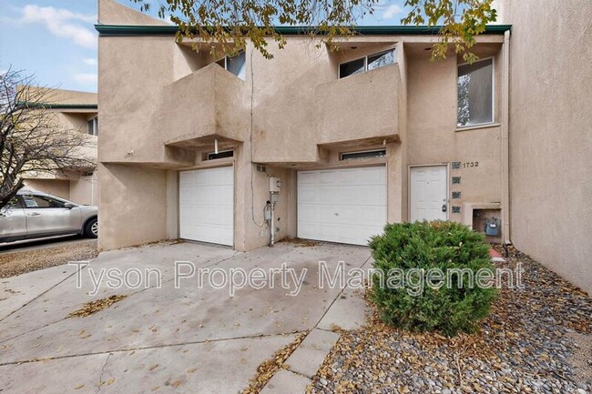 Building Photo - 1732 Del Cielo Dr NW