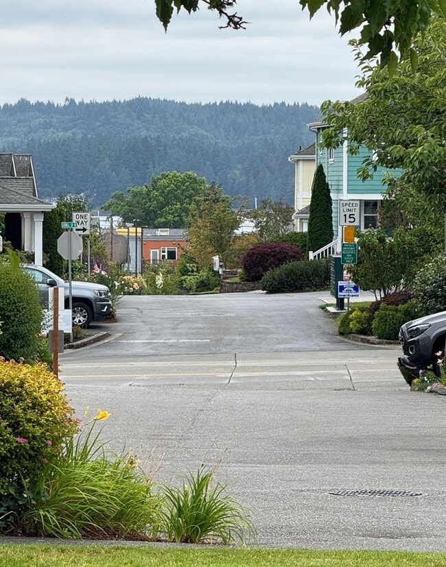 Building Photo - Desirable Poulsbo Place cottage...now avai...