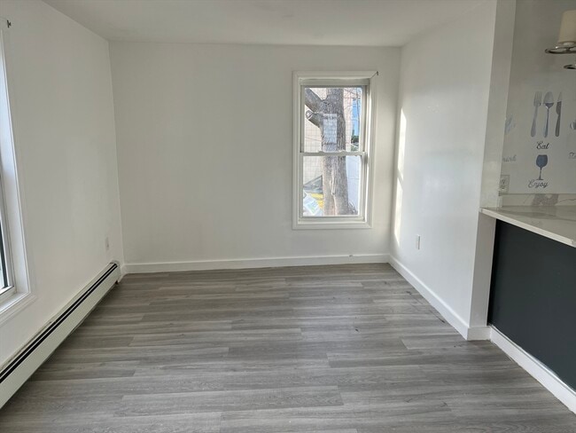 Building Photo - 81 Sagamore St