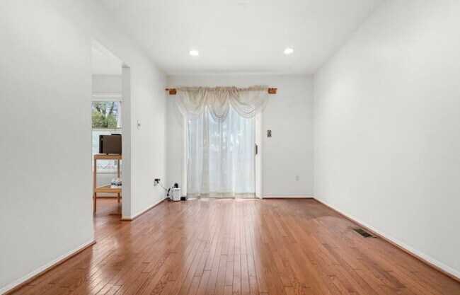 Building Photo - 6809 Supreme Ct