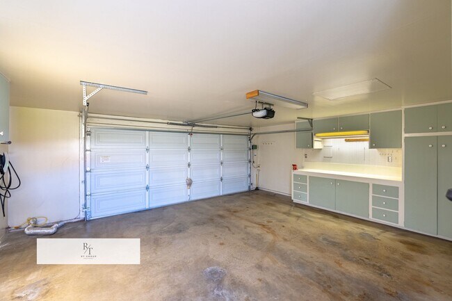 Building Photo - Quiet Cul-De-Sac Living with Pool – Arcadia Unified Schools