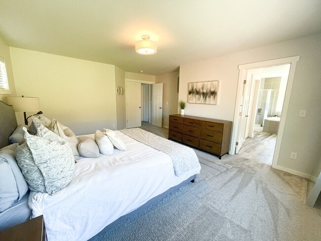 Building Photo - 4 Bedroom Home in Silverdale's Woodbridge Crossing!