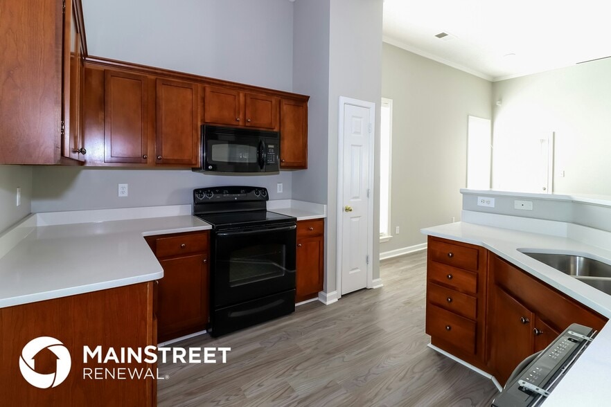 Building Photo - 9223 Chastain Pl