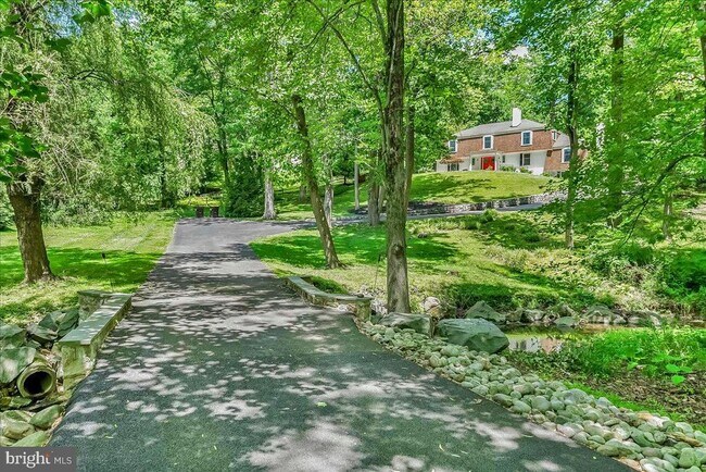 Building Photo - 482 Gypsy Ln