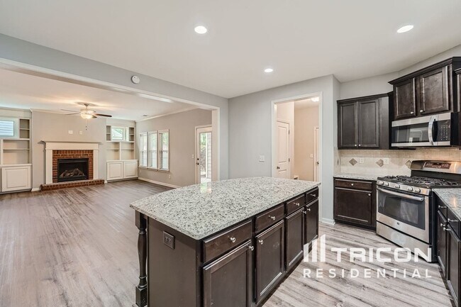 Building Photo - 280 S Village Square