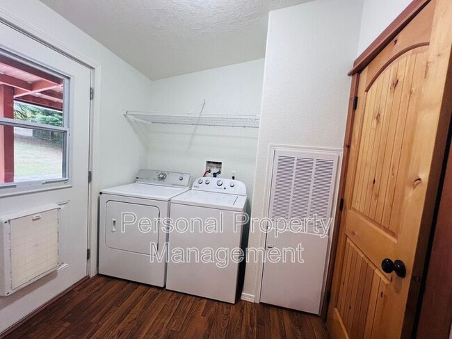 Building Photo - 21814 NE Cedar Creek Rd