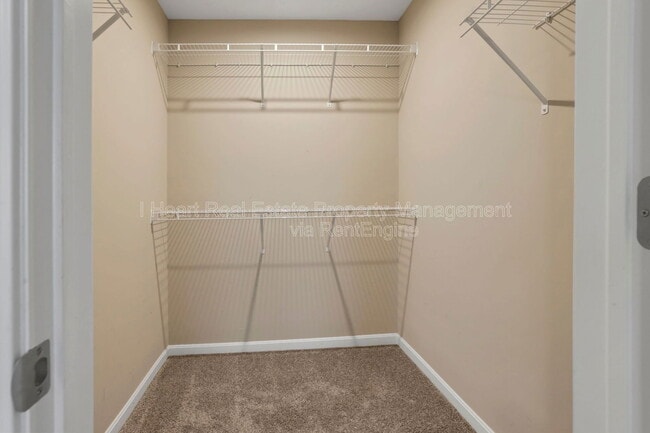 Building Photo - 7449 Sugarbark Dr