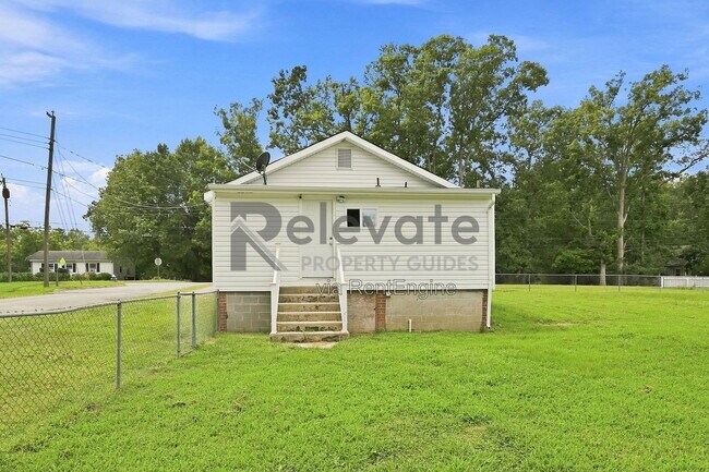Building Photo - 1425 Dinwiddie Ave