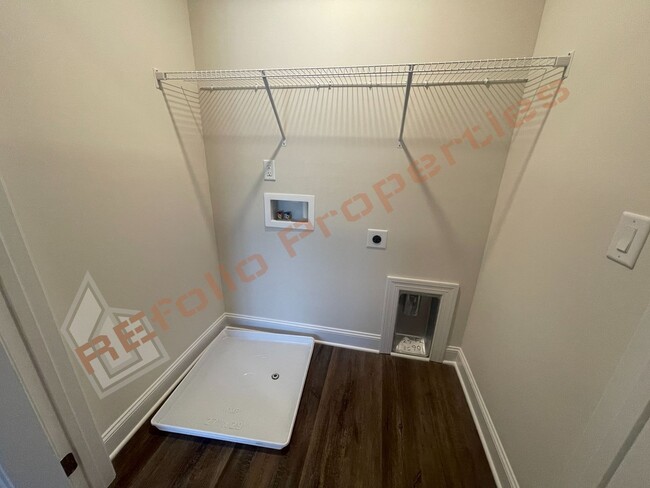 Building Photo - Gorgeous 3 Bedroom, 2.5 Bath, 1-Car Garage...