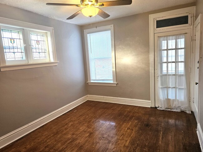 Building Photo - 4953 Holly Hills Ave