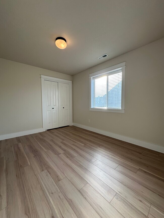 Building Photo - 7700 N Abe Ln