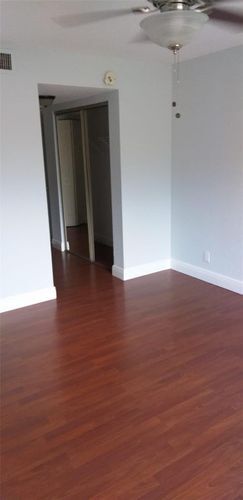 Building Photo - 9855 Westview Dr