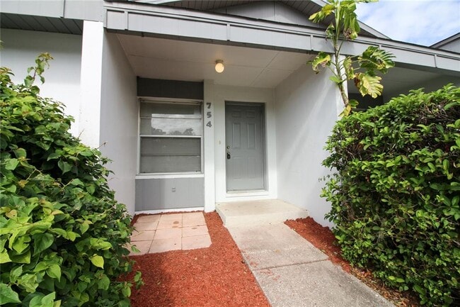 Building Photo - 754 Zella Ln